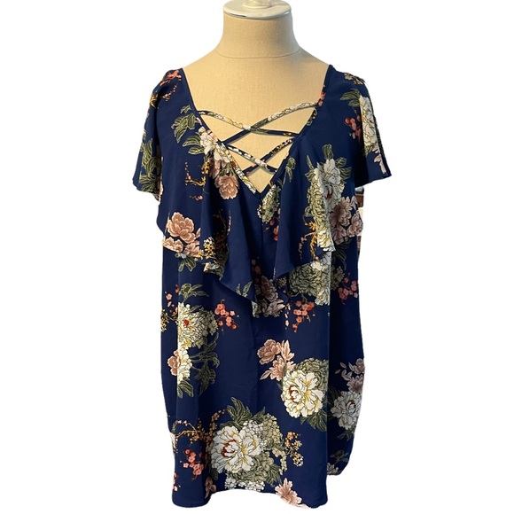 Tempted Blue Floral Print Short Ruffled Sleeve Strappy V-Neck Top Size 1X - Picture 3 of 9